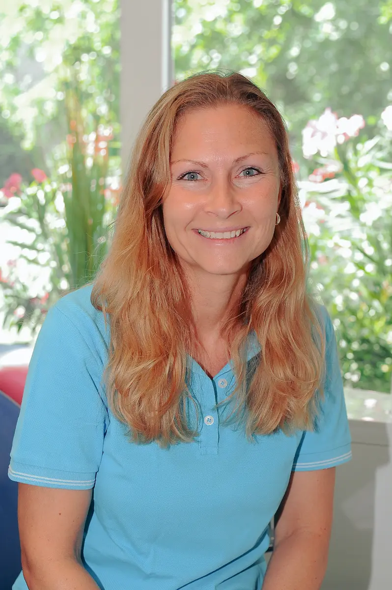 Frau Helle – Zahnmedizinische Fachangestellte, Zahnarztpraxis Dr. Dornbusch